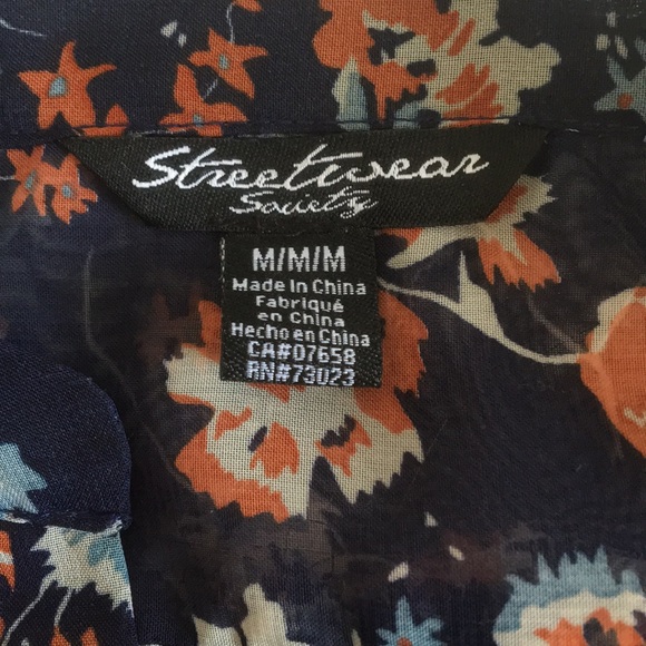 🌹3 for one🌹Sheer floral blouse - Picture 2 of 5